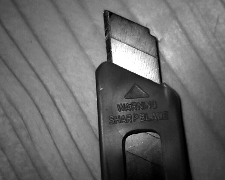 sharp blade warning